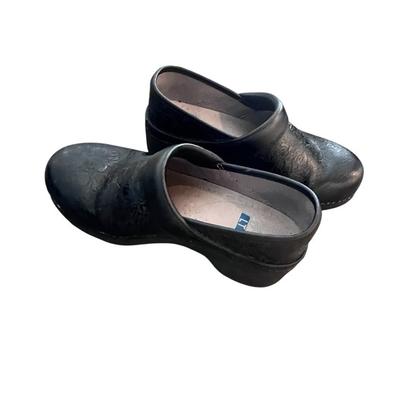 Dansko Black Embossed Leather Clogs Size 7 or 37 - Picture 6 of 7